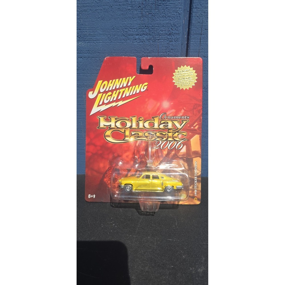 Johnny Lightning 2006 Holiday Classics 1948 Tucker Torpedo gold MOC Ornaments